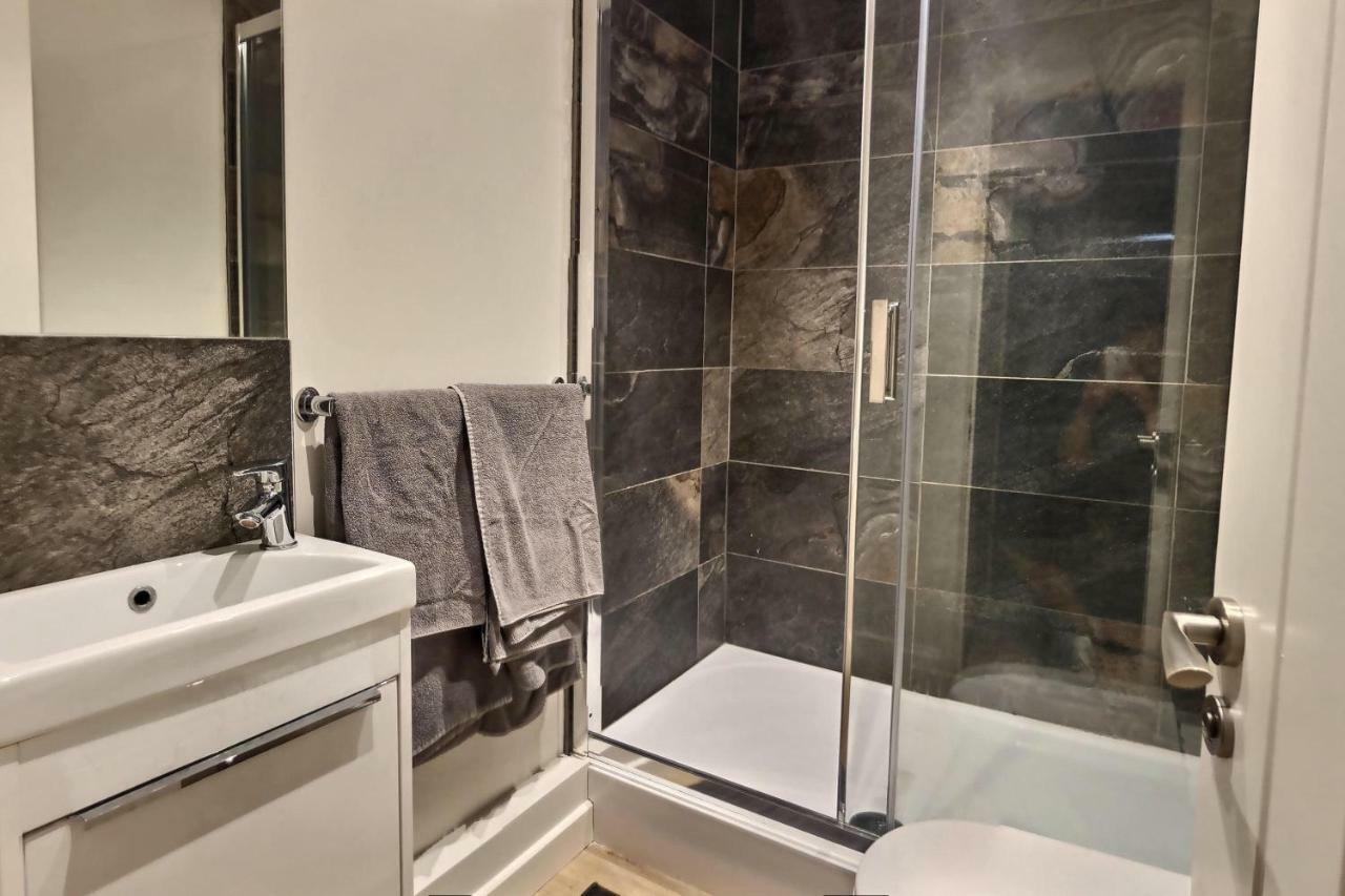 Home-From-Home - Self Catering Garden Apartment, Waterlooville Kültér fotó