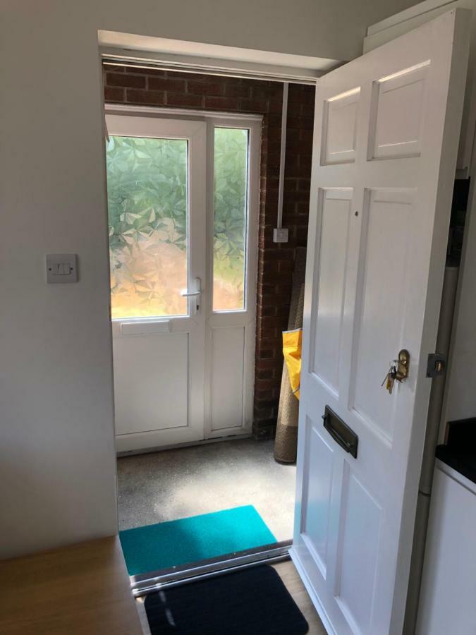 Home-From-Home - Self Catering Garden Apartment, Waterlooville Kültér fotó