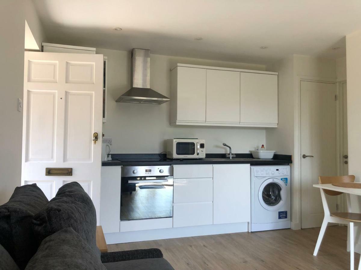 Home-From-Home - Self Catering Garden Apartment, Waterlooville Kültér fotó