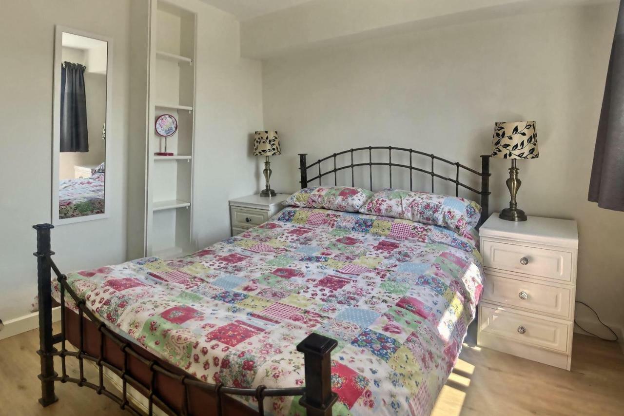 Home-From-Home - Self Catering Garden Apartment, Waterlooville Kültér fotó
