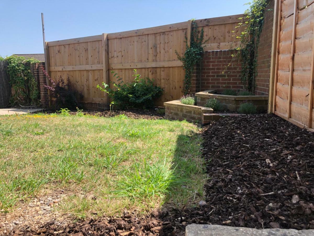 Home-From-Home - Self Catering Garden Apartment, Waterlooville Kültér fotó
